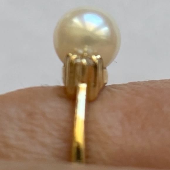 Cultured Pearl and Diamond SOLID 14K Yellow Gold Ring - Picture 4 of 8